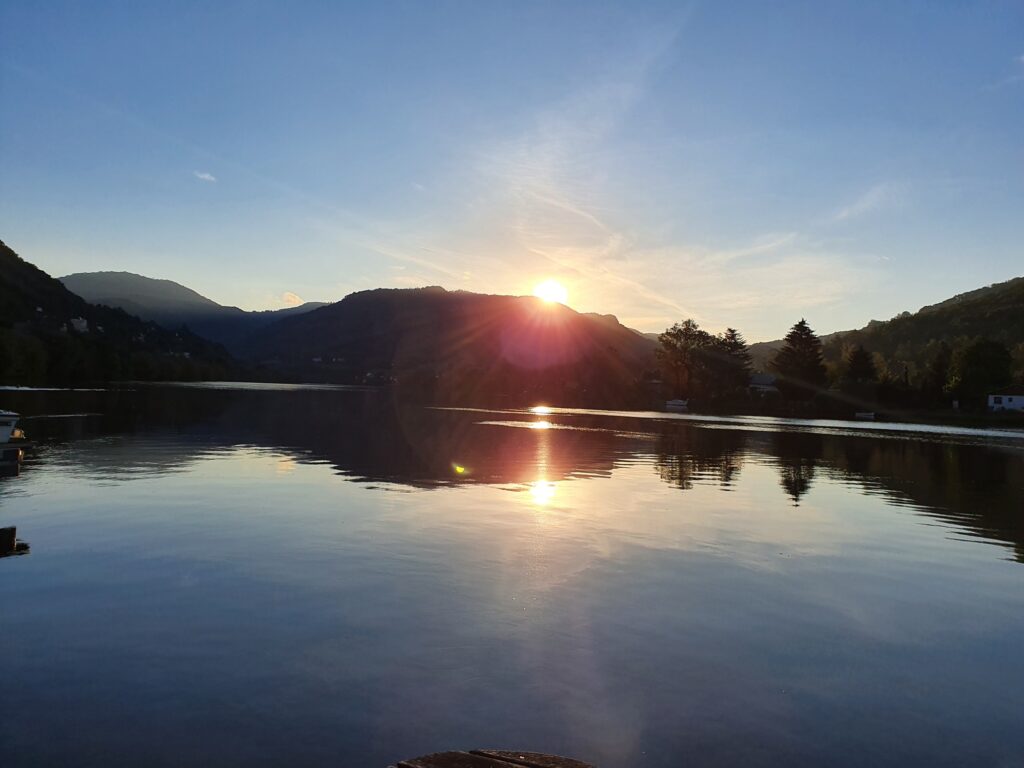 Západ slunce Píšťanské Jezero